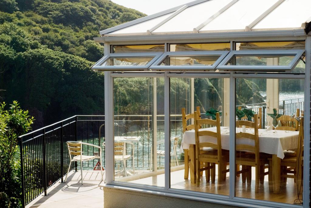 Sun Bay Hotel 金斯布里奇 外观 照片