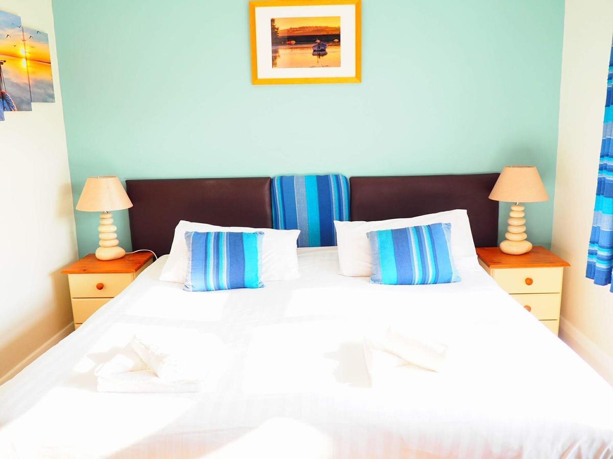 Sun Bay Hotel 金斯布里奇 外观 照片